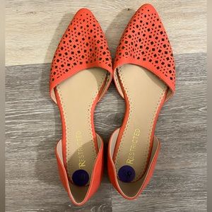 Pointed toe flats